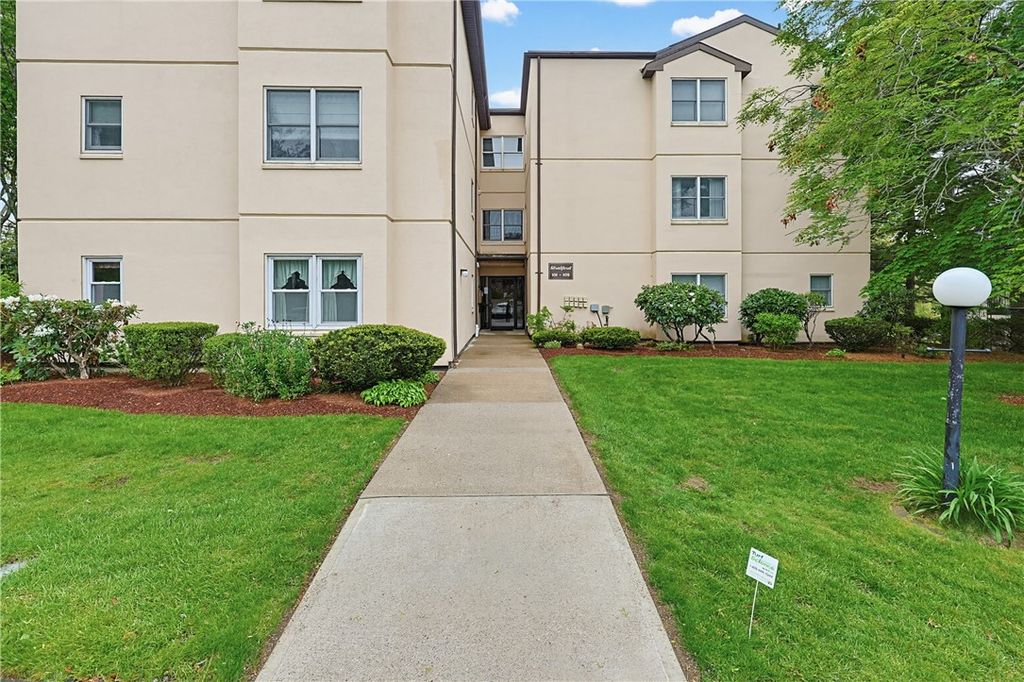 185 Manville Hill Road 106, Cumberland, RI 02864