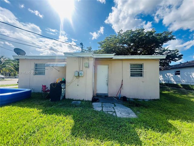 17645 SW 104th Ave, Miami, FL 33157