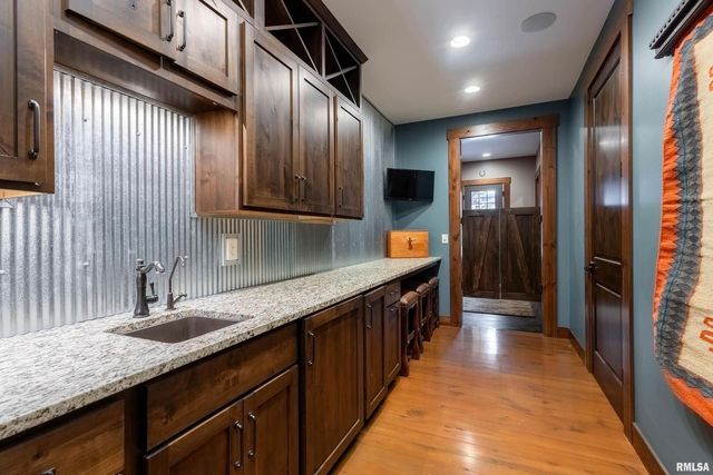 5122 N 230th Street N, Port Byron, IL 61275