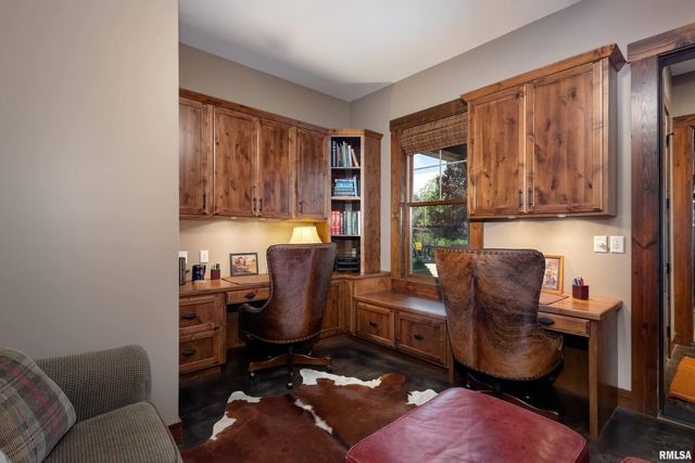 5122 N 230th Street N, Port Byron, IL 61275