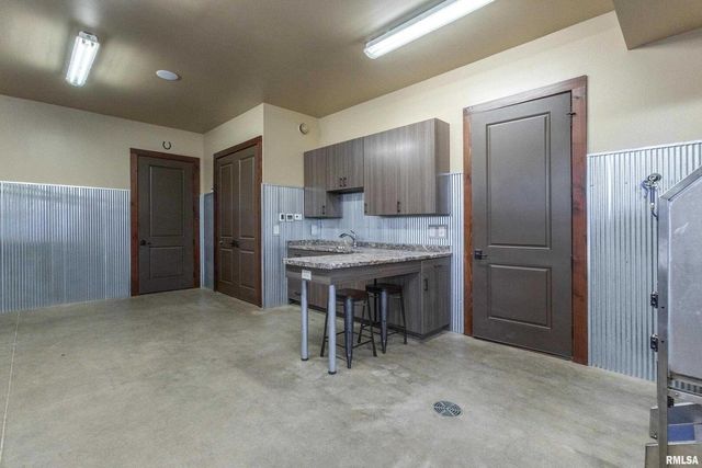 5122 N 230th Street N, Port Byron, IL 61275