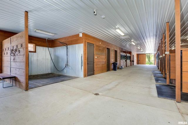 5122 N 230th Street N, Port Byron, IL 61275