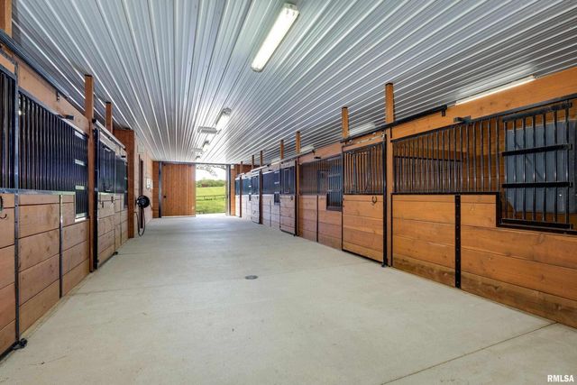 5122 N 230th Street N, Port Byron, IL 61275