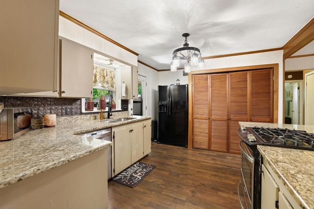 919 S French Avenue, Denison, TX 75020