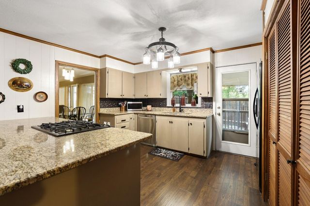 919 S French Avenue, Denison, TX 75020