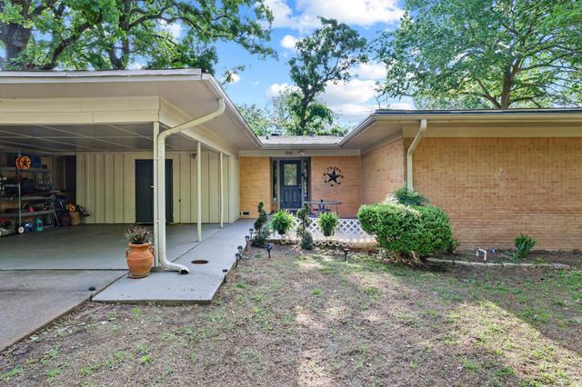 919 S French Avenue, Denison, TX 75020