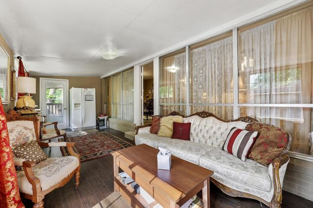 919 S French Avenue, Denison, TX 75020