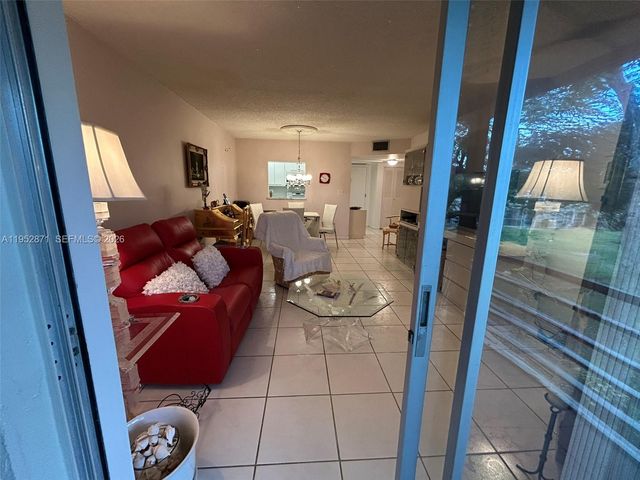 5640 SW 3rd Place 212, Margate, FL 33068