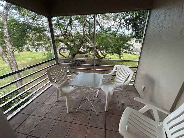 5640 SW 3rd Place 212, Margate, FL 33068