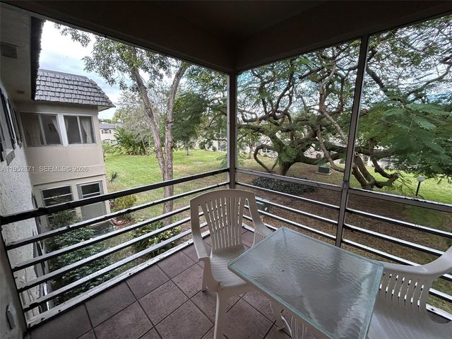 5640 SW 3rd Place 212, Margate, FL 33068