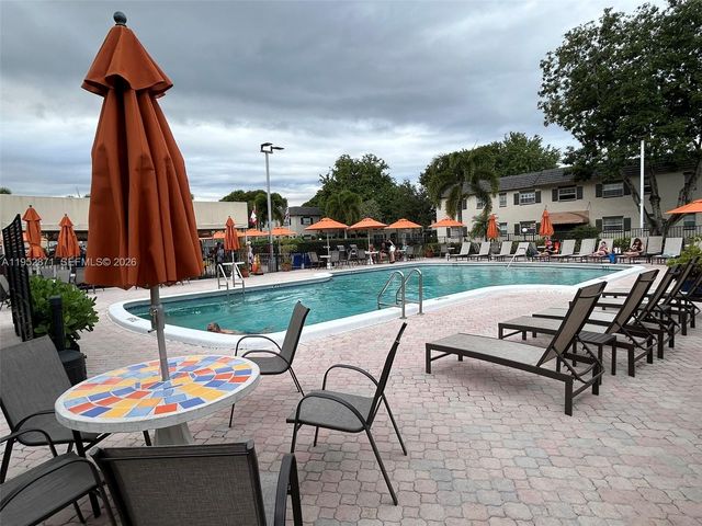 5640 SW 3rd Place 212, Margate, FL 33068