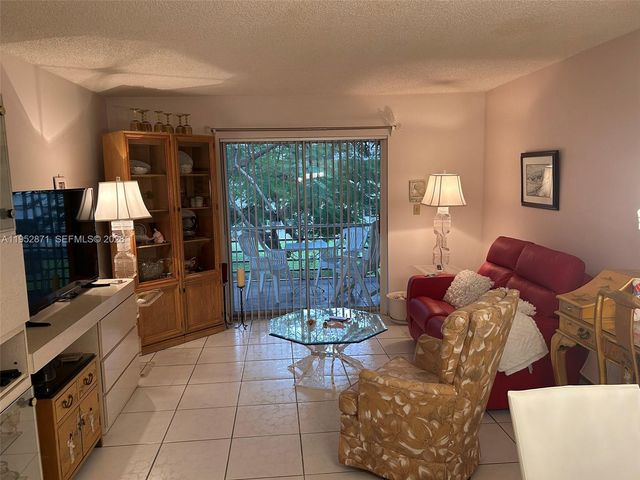 5640 SW 3rd Place 212, Margate, FL 33068