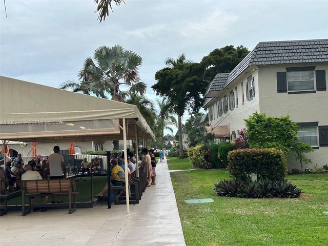 5640 SW 3rd Place 212, Margate, FL 33068