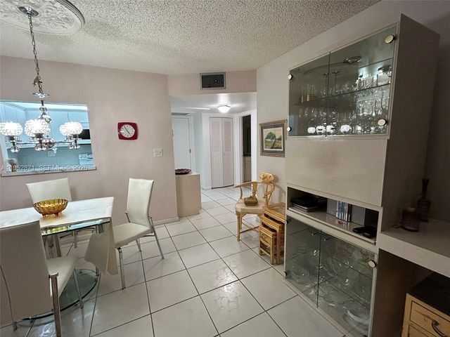 5640 SW 3rd Place 212, Margate, FL 33068