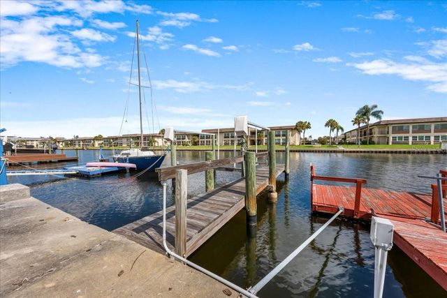 4821 FLORAMAR TERRACE, New Port Richey, FL 34652