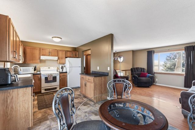 7676 Labeaux Avenue NE, Albertville, MN 55301