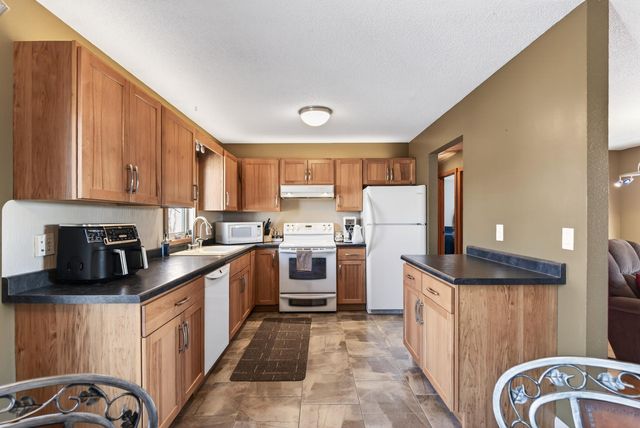 7676 Labeaux Avenue NE, Albertville, MN 55301