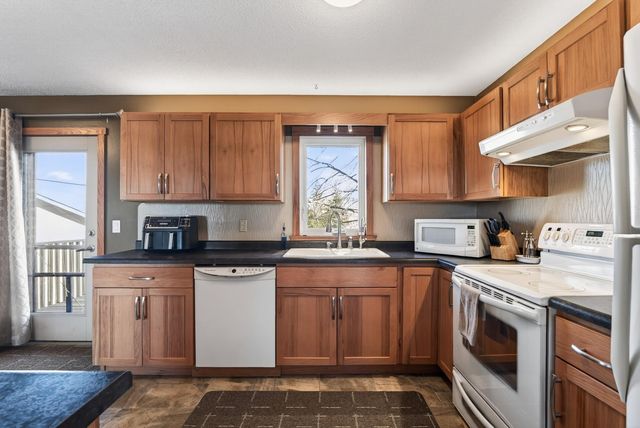 7676 Labeaux Avenue NE, Albertville, MN 55301