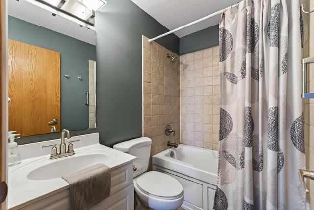 7676 Labeaux Avenue NE, Albertville, MN 55301