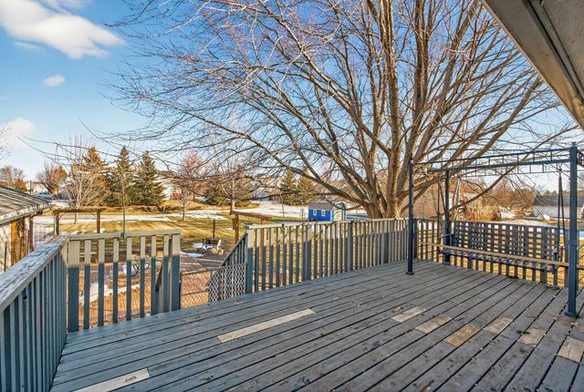 7676 Labeaux Avenue NE, Albertville, MN 55301