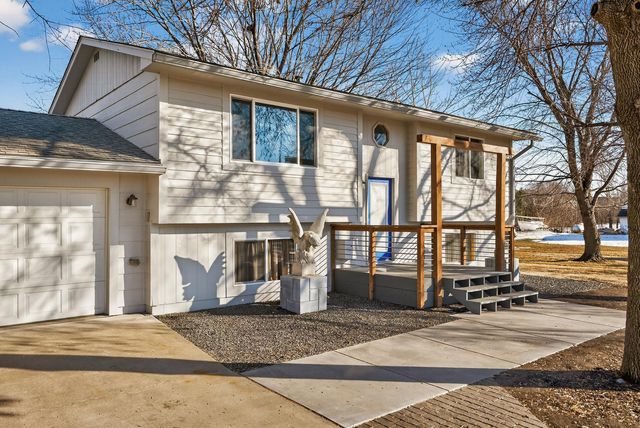 7676 Labeaux Avenue NE, Albertville, MN 55301