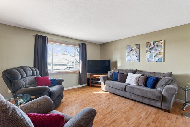 7676 Labeaux Avenue NE, Albertville, MN 55301