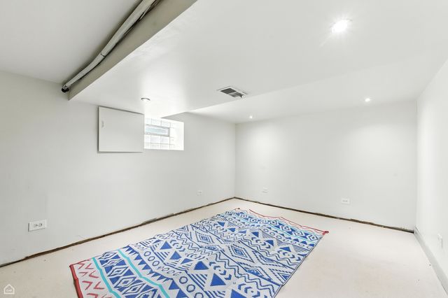 1121 W 104TH Street, Chicago, IL 60643