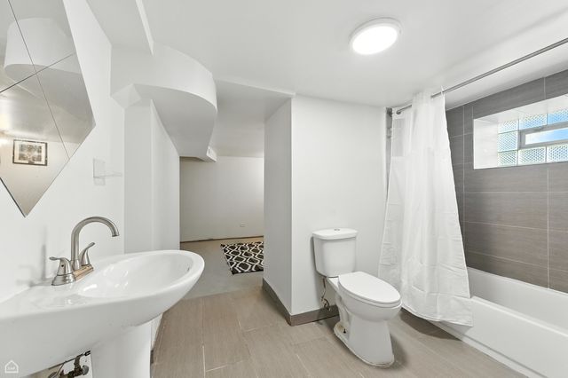 1121 W 104TH Street, Chicago, IL 60643