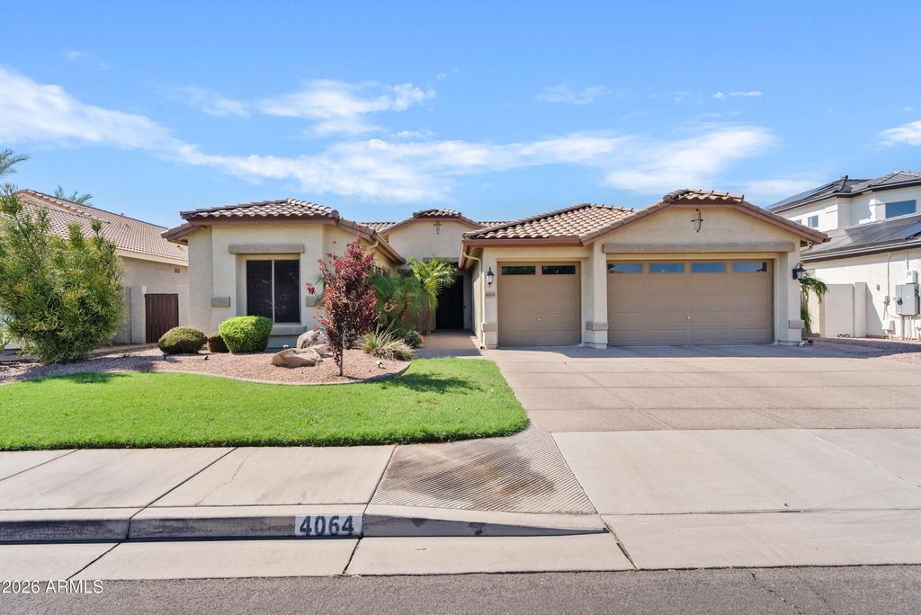 4064 E CLUBVIEW Drive, Gilbert, AZ 85298 — photo 3