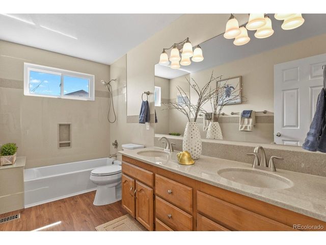 145 S Yarrow St, Lakewood, CO 80226