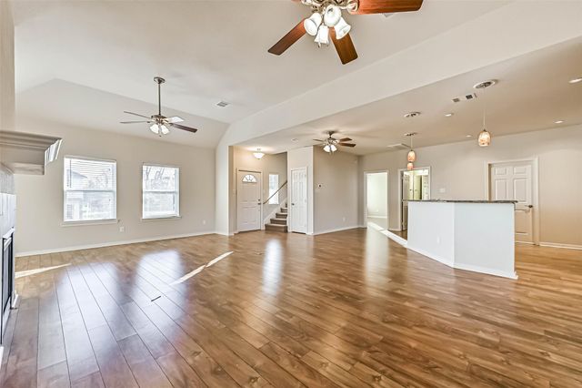 212 Oakdale Street, Shoreacres, TX 77571