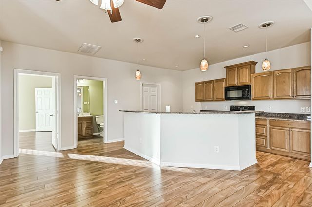 212 Oakdale Street, Shoreacres, TX 77571