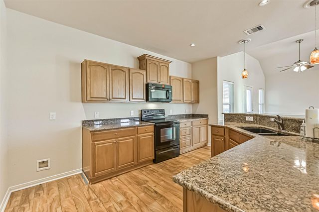 212 Oakdale Street, Shoreacres, TX 77571