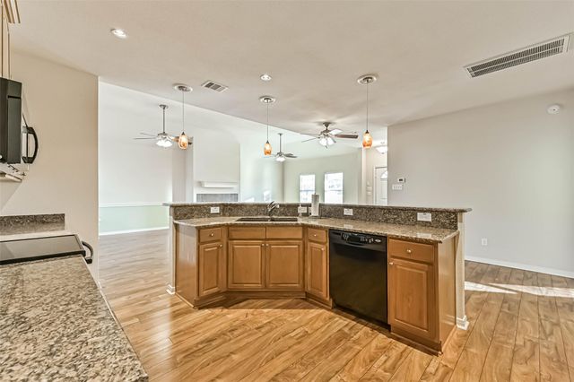 212 Oakdale Street, Shoreacres, TX 77571