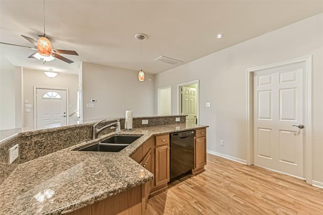 212 Oakdale Street, Shoreacres, TX 77571