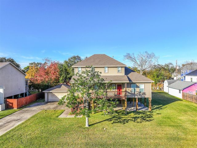 212 Oakdale Street, Shoreacres, TX 77571