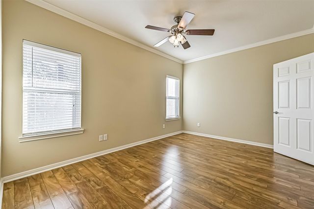 212 Oakdale Street, Shoreacres, TX 77571