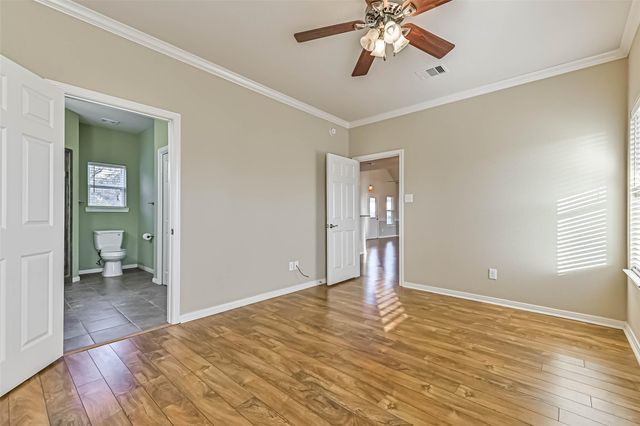 212 Oakdale Street, Shoreacres, TX 77571