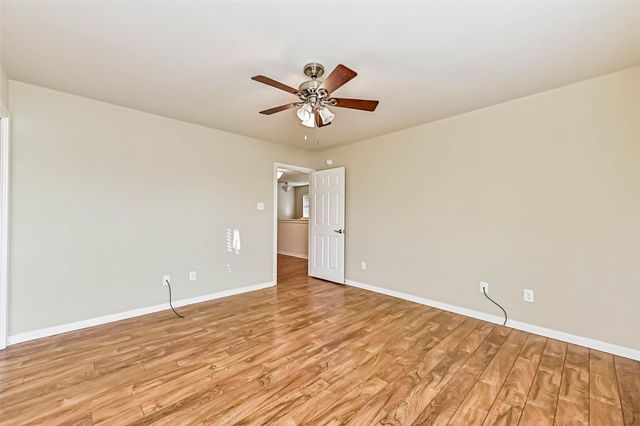 212 Oakdale Street, Shoreacres, TX 77571