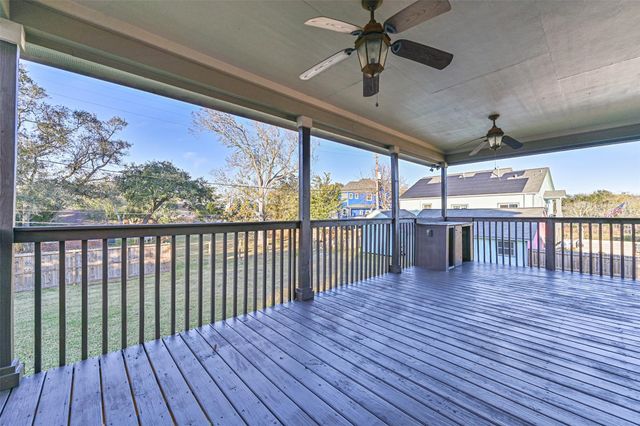 212 Oakdale Street, Shoreacres, TX 77571