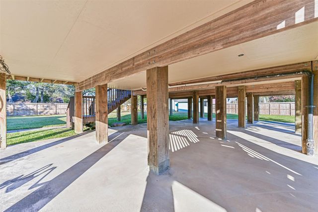 212 Oakdale Street, Shoreacres, TX 77571