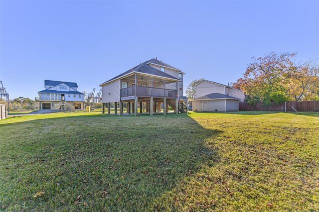 212 Oakdale Street, Shoreacres, TX 77571