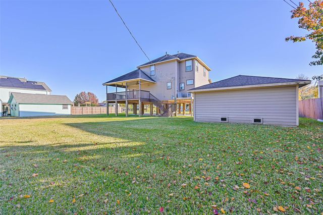 212 Oakdale Street, Shoreacres, TX 77571