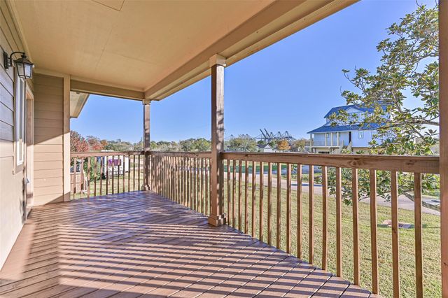 212 Oakdale Street, Shoreacres, TX 77571