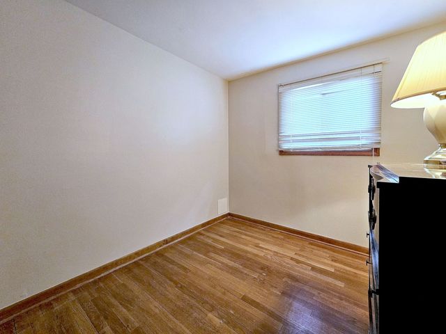 357 N PIONEER Drive, Addison, IL 60101