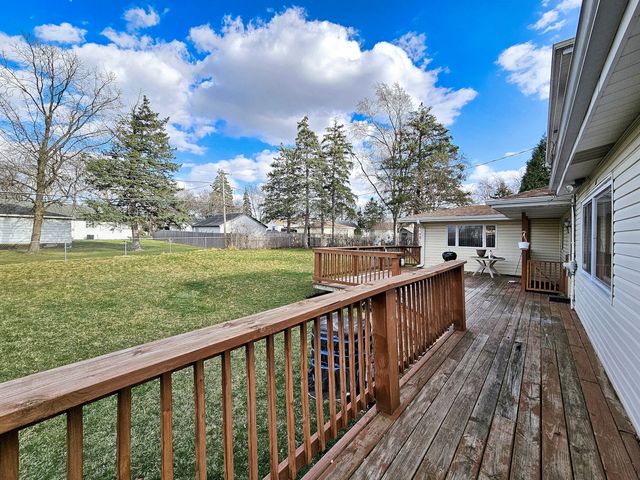 357 N PIONEER Drive, Addison, IL 60101