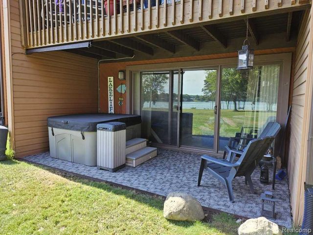 48245 Bayshore Drive, Belleville, MI 48111