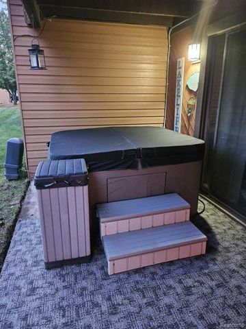 48245 Bayshore Drive, Belleville, MI 48111