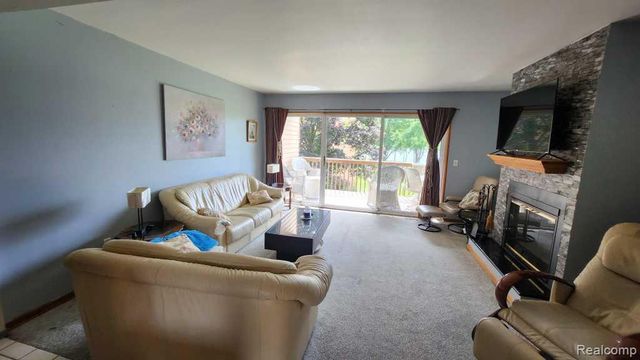 48245 Bayshore Drive, Belleville, MI 48111
