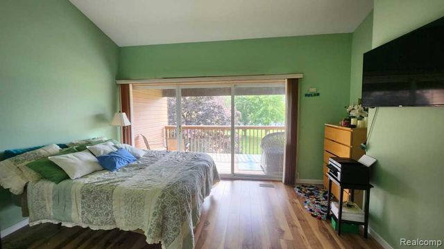 48245 Bayshore Drive, Belleville, MI 48111